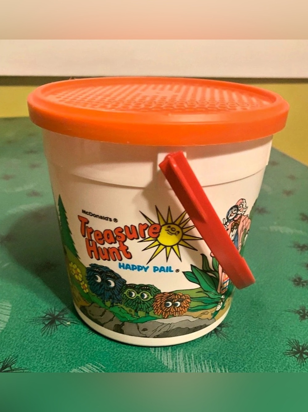 Vintage 1986 McDonald's Treasure Hunt Happy Pail Sand Bucket With Lid Kids Toy